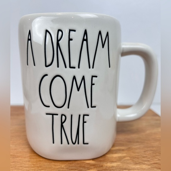 Rae Dunn “A Dream Come True” cream coffee mug, Disney Princess Collection, New - Picture 2 of 9